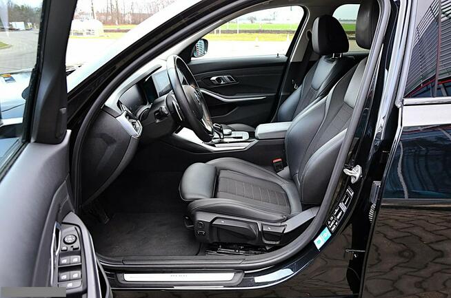 BMW Seria 3 330d XD Sport Line Panorama FullLED Sporty Ambient VAT 23%