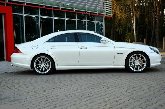 Mercedes CLS 63 AMG CLS 63AMG 6208cm3 514PS Japonia AMG LIFT