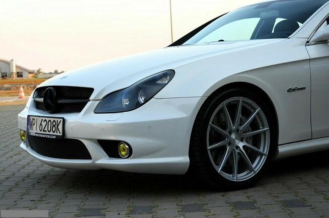 Mercedes CLS 63 AMG CLS 63AMG 6208cm3 514PS Japonia AMG LIFT