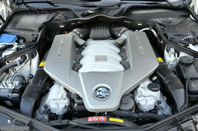 Mercedes CLS 63 AMG CLS 63AMG 6208cm3 514PS Japonia AMG LIFT