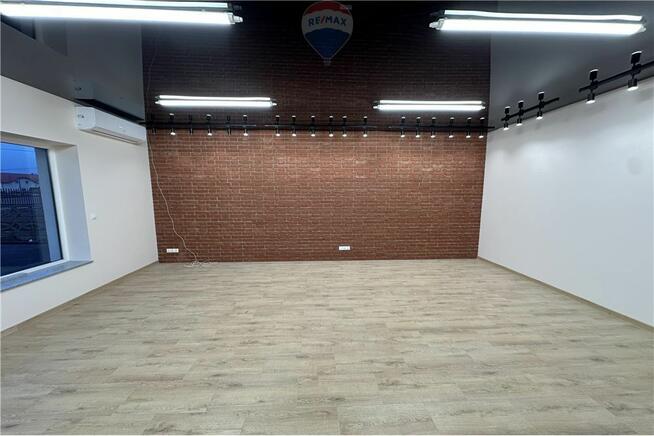 Lokal w Jaworzu przy ruchliwej trasie - widoczny