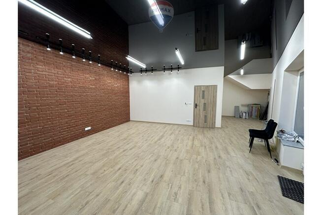 Lokal w Jaworzu przy ruchliwej trasie - widoczny