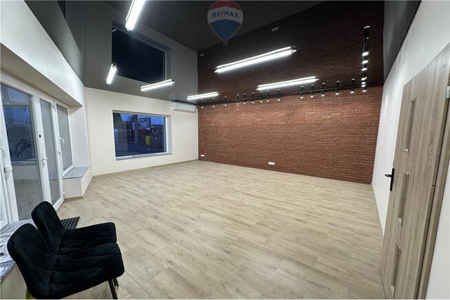 Lokal w Jaworzu przy ruchliwej trasie - widoczny