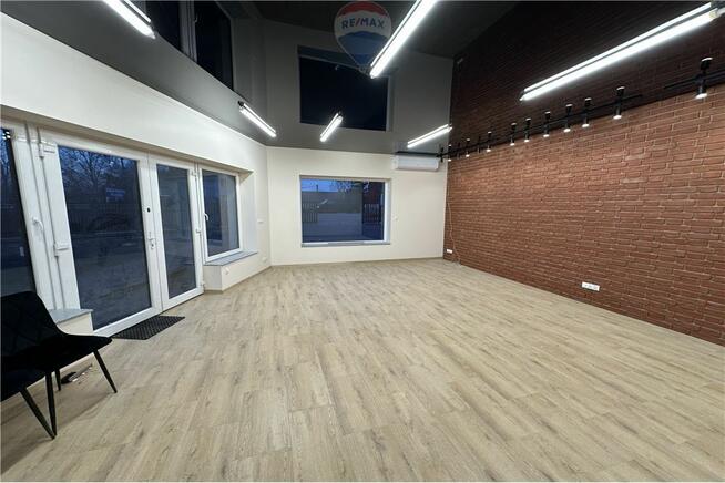 Lokal w Jaworzu przy ruchliwej trasie - widoczny