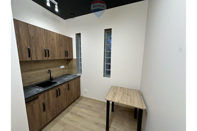 Lokal w Jaworzu przy ruchliwej trasie - widoczny