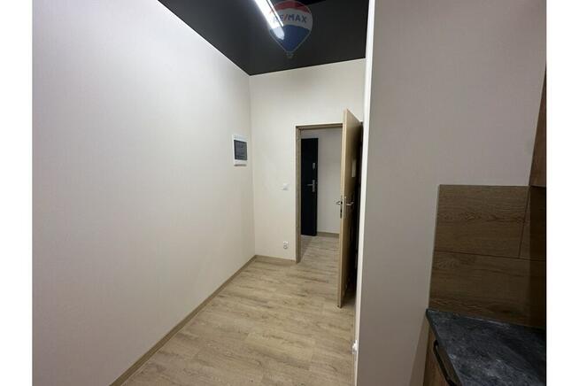 Lokal w Jaworzu przy ruchliwej trasie - widoczny