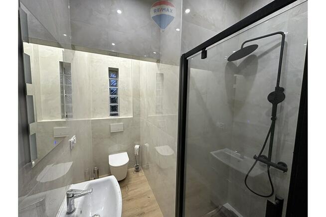 Lokal w Jaworzu przy ruchliwej trasie - widoczny