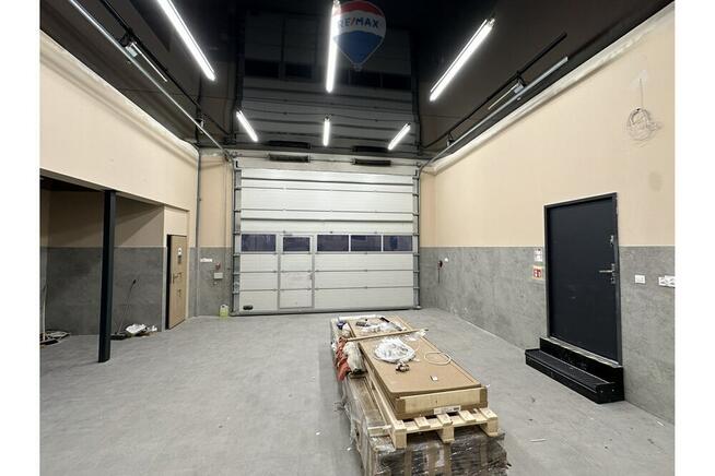 Lokal w Jaworzu przy ruchliwej trasie - widoczny