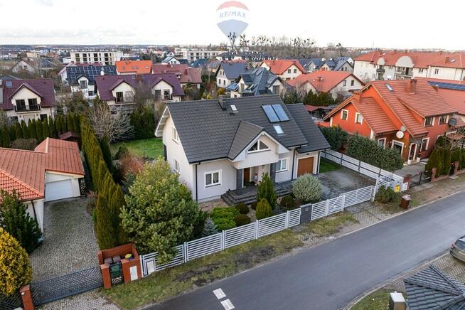 Funkcjonalny dom świetna lokalizacja zadbany ogród