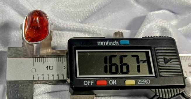 Pierścionek Srebrny z Bursztynem Roz.13/16,67mm