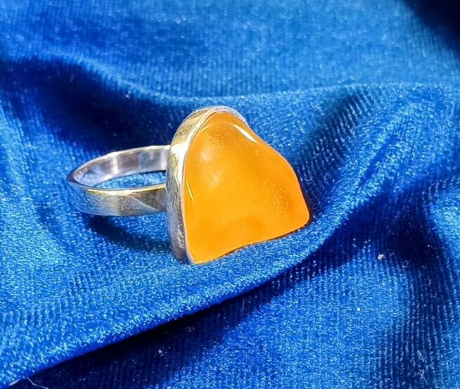 Pierścionek Srebrny z Bursztynem Roz.15/17,58mm