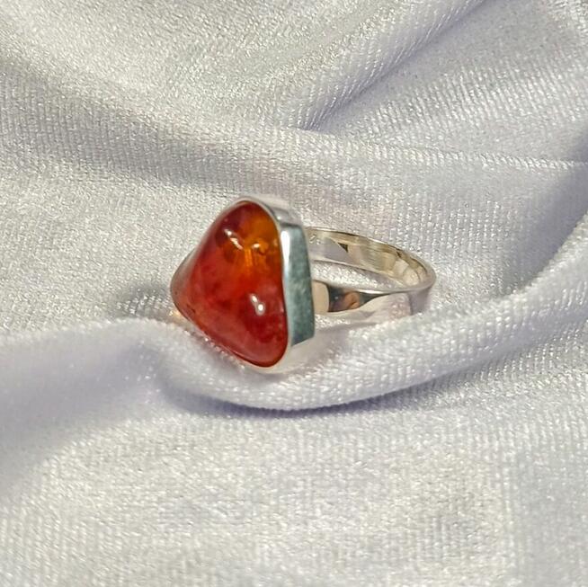 Pierścionek Srebrny z Bursztynem Roz.15/17,39mm