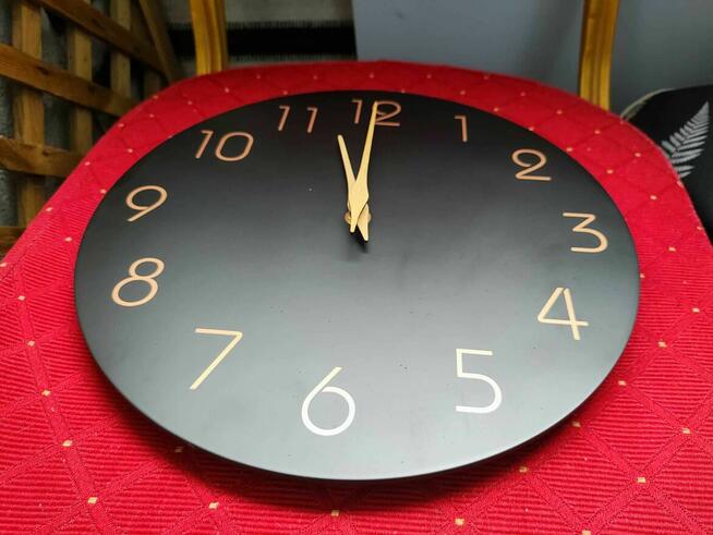 Zegar ścienny czarny na ścianę ścienny Loft drewniany drewna