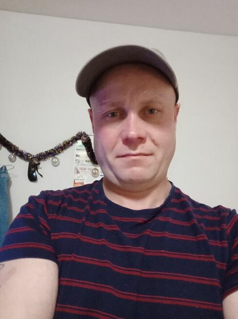 Pan o wolnym statusie poszukuje pani