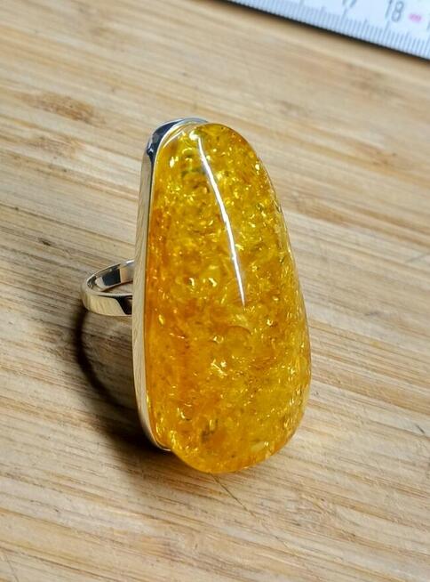 Pierścionek z bursztynem roz.21 / śred.19.40mm