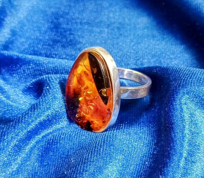 Pierścionek Srebrny z Bursztynem Roz.19/18,75mm