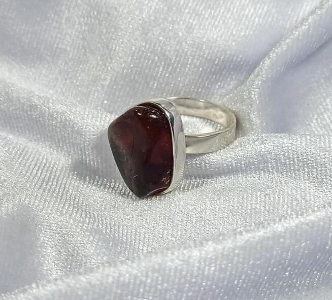 Pierścionek Srebrny z Bursztynem Roz.14/16,97mm