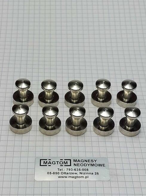 Pionek przycisk metalowy do tablicy gabloty czy na lodówkę
