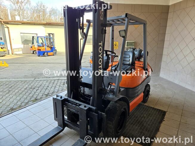 Wózek Widłowy TOYOTA 6FG30 Przesuw boczny TOYOTA 6FGF30