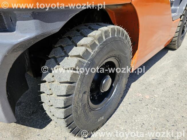 Wózek Widłowy TOYOTA 8FG25 Kabina, Wolny skok TOYOTA 8FGF25