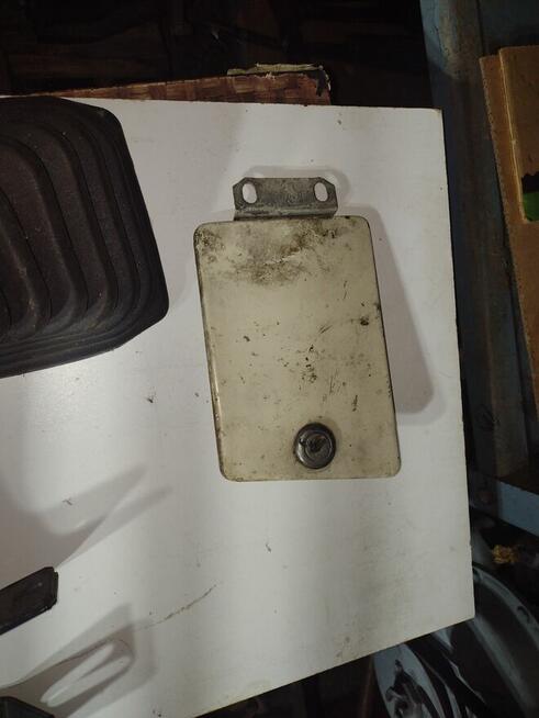 Fiat 125p-fotel kierowcy orginalny, klapka wlewu i inne