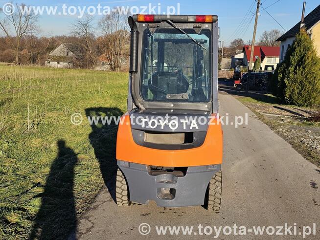 Wózek Widłowy TOYOTA 8FD25 Kabina , Wolny skok TOYOTA 8FDF25
