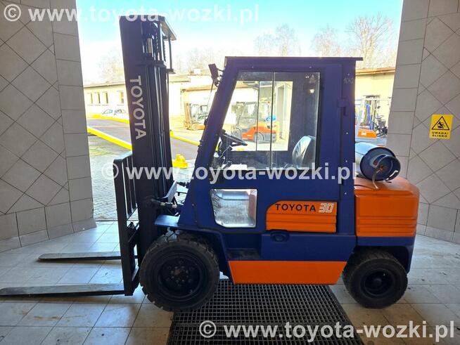 Wózek widłowy TOYOTA 5FD30 Kabina TOYOTA 5FDF30 Linde