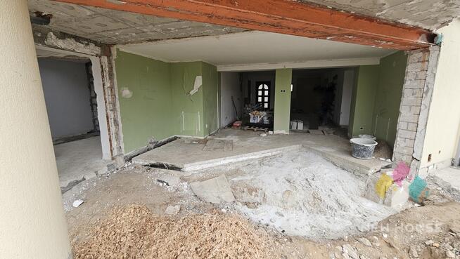 Dom wolnostojący z pięknym widokiem, garażem.