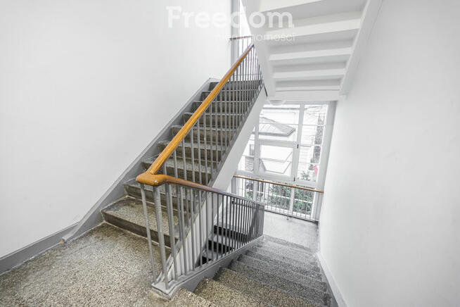 2 pokoje, kamienica, 49,5 m2, metro Ratusz Arsenał