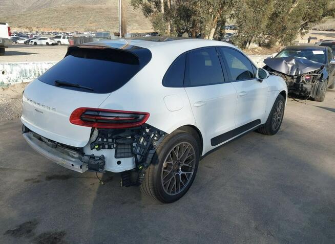 Porsche Macan Sport Chrono Package BOSE 2.0l AWD