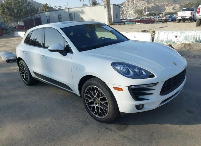Porsche Macan Sport Chrono Package BOSE 2.0l AWD
