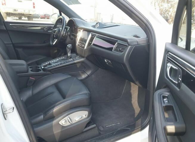 Porsche Macan Sport Chrono Package BOSE 2.0l AWD