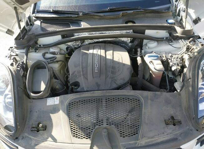 Porsche Macan Sport Chrono Package BOSE 2.0l AWD