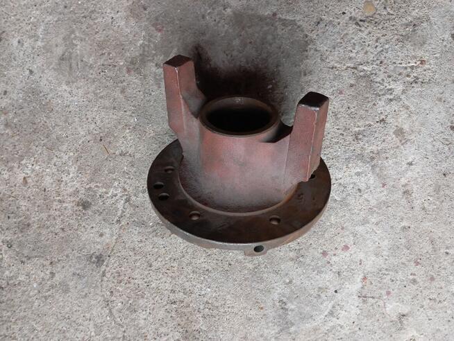 Piasta bębna młócącego przesuwana do bizona