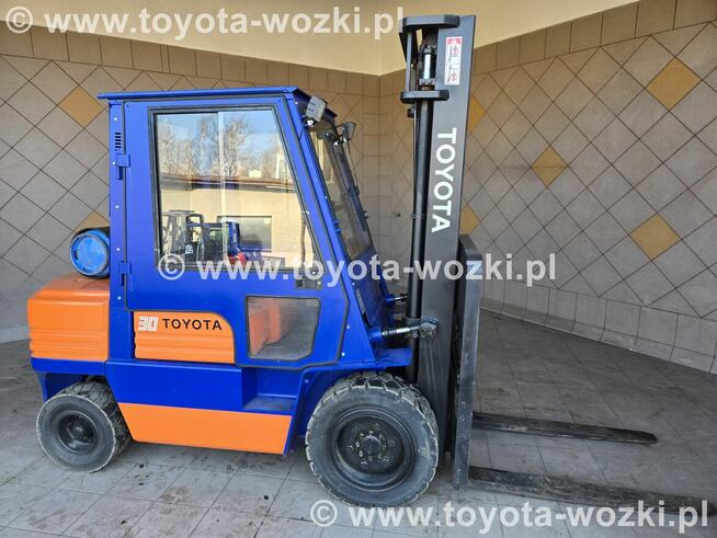 Wózek widłowy TOYOTA 5FD30 Kabina TOYOTA 5FDF30 Linde