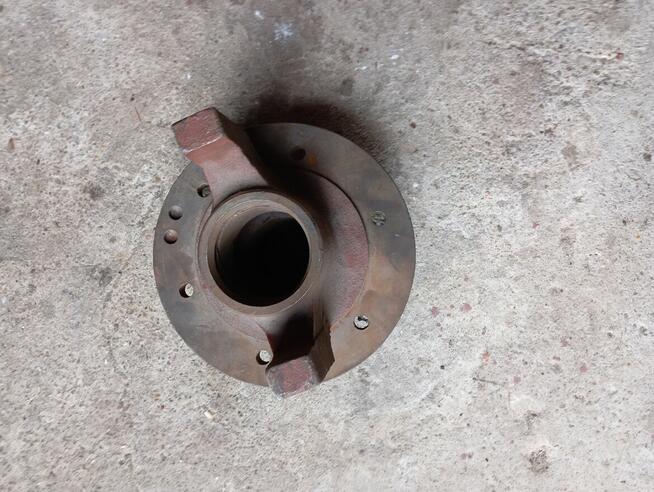 Piasta bębna młócącego przesuwana do bizona