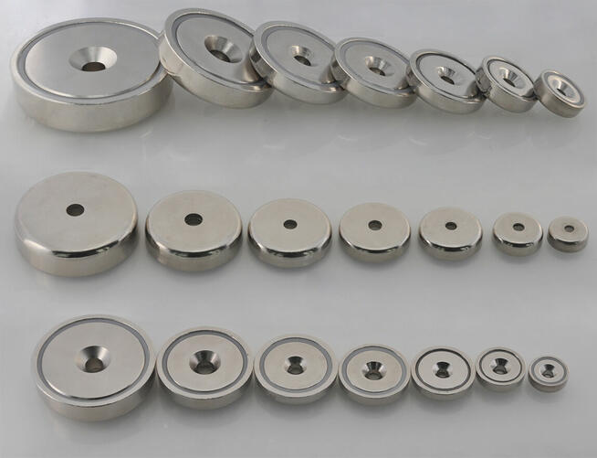 Magnes neodymowy pod wkręt stożek w obudowie A 42 uchwyt