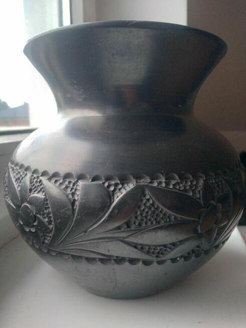 Nieskazitelny pusty czarny ceramiczny wazon