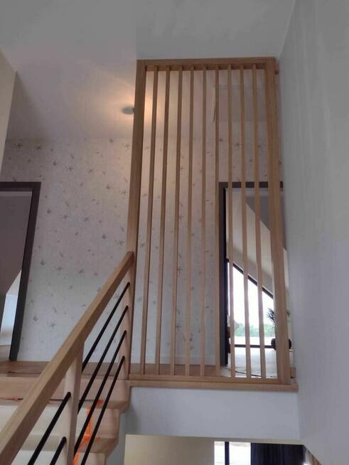 Schody, balustrady, stopnie schodowe.