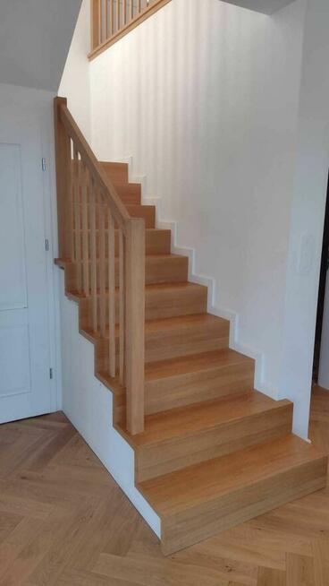 Schody, balustrady, stopnie schodowe.