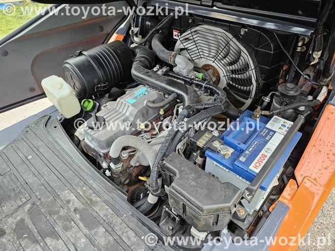 Wózek Widłowy TOYOTA 8FD25 Kabina , Wolny skok TOYOTA 8FDF25