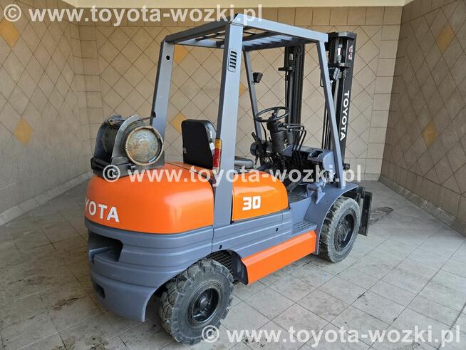 Wózek Widłowy TOYOTA 6FG30 Przesuw boczny TOYOTA 6FGF30