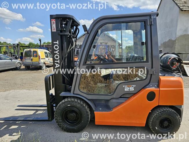 Wózek Widłowy TOYOTA 8FG25 Kabina, Wolny skok TOYOTA 8FGF25