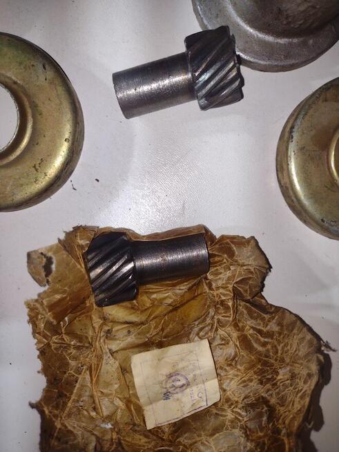 Fiat 125p-fotel kierowcy orginalny, klapka wlewu i inne