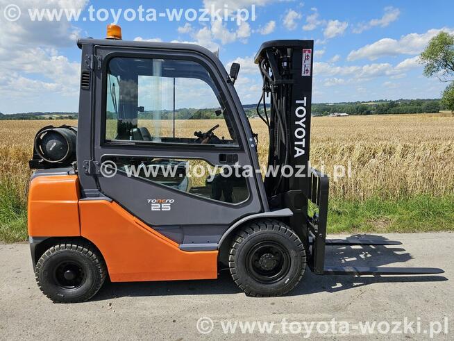 Wózek Widłowy TOYOTA 8FG25 Kabina, Wolny skok TOYOTA 8FGF25