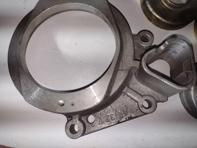 Fiat 125p-fotel kierowcy orginalny, klapka wlewu i inne