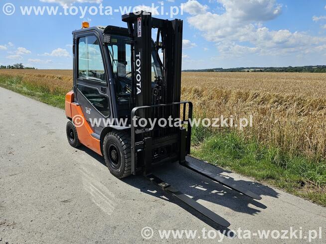 Wózek Widłowy TOYOTA 8FG25 Kabina, Wolny skok TOYOTA 8FGF25