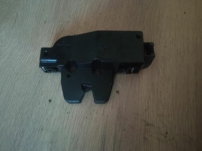 Zamek tylnej klapy zamek bagażnika Citroen C5 lift