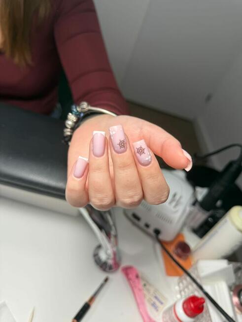 Zaproszenie na manicure i pedicure – Poznań, Winogrady!
