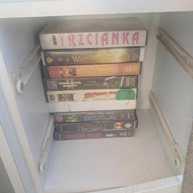 Kasety vhs okolo 200